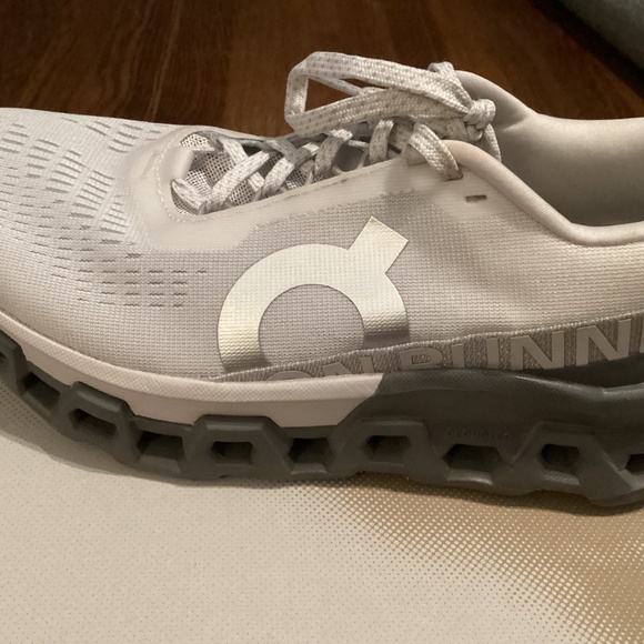 On Cloud Cloudmaster 2 frost athletic shoes ladies 8 - Picture 6 of 11